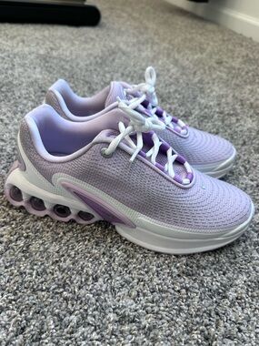 Youth Girls 5 Nike Air Max Lavender Athletic Sneakers - Lightweight Comfort